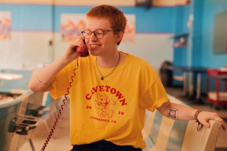 is-cavetown-trans-his-pronouns-gender-net-worth-celebrity-news